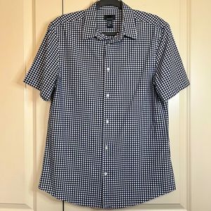 H & M short sleeve fit button down shirt Size Medium